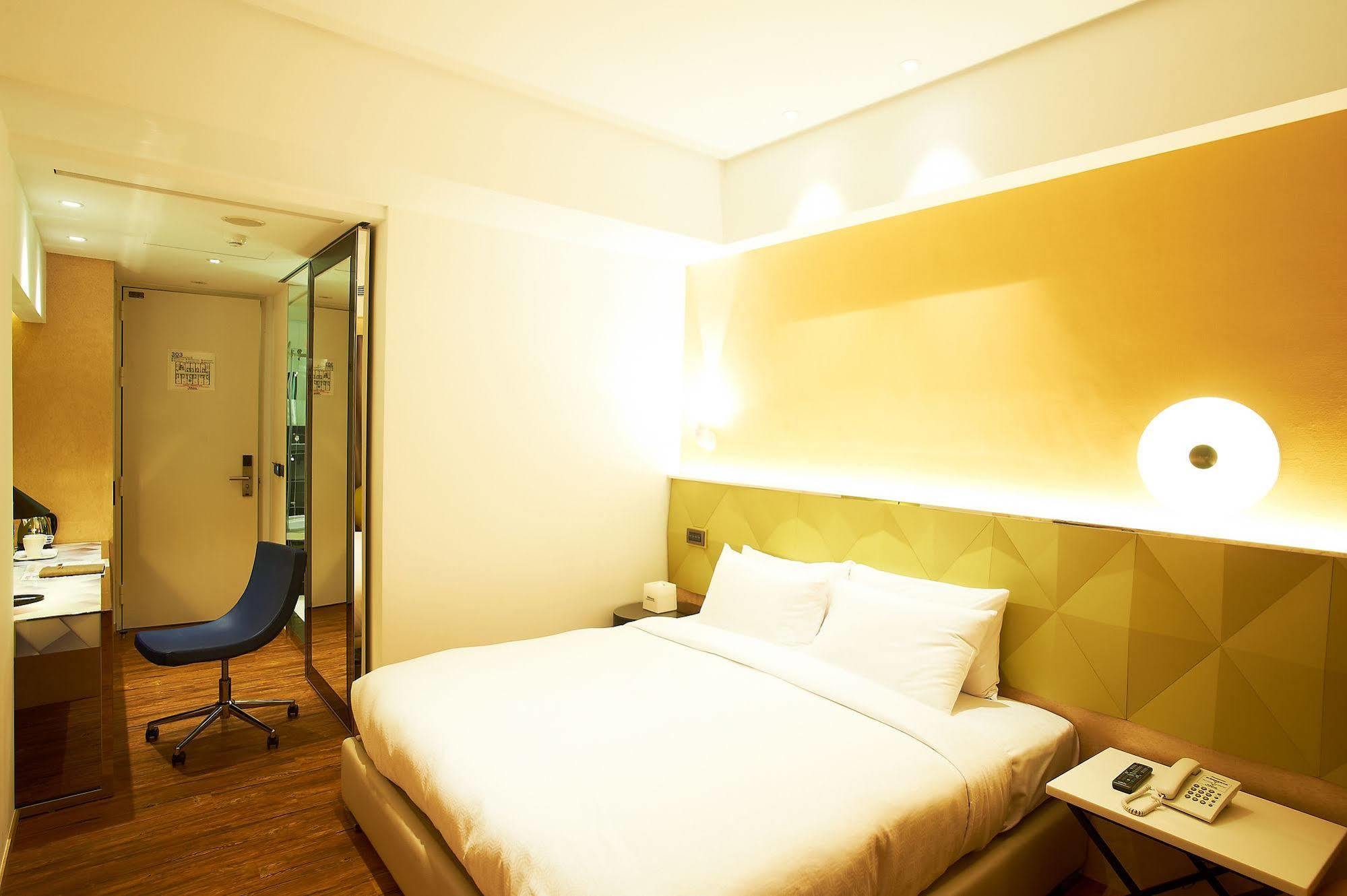 Royal Group Hotel Bo Ai Branch Kaohsiung Exterior photo
